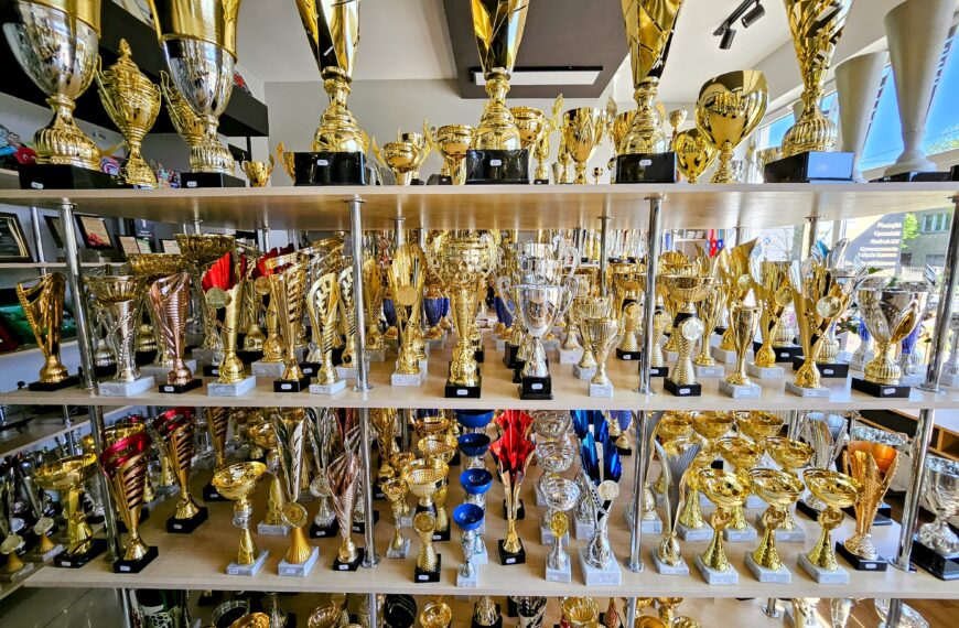 Personalizowane trofea sportowe – wyjątkowa oprawa każdego zwycięstwa