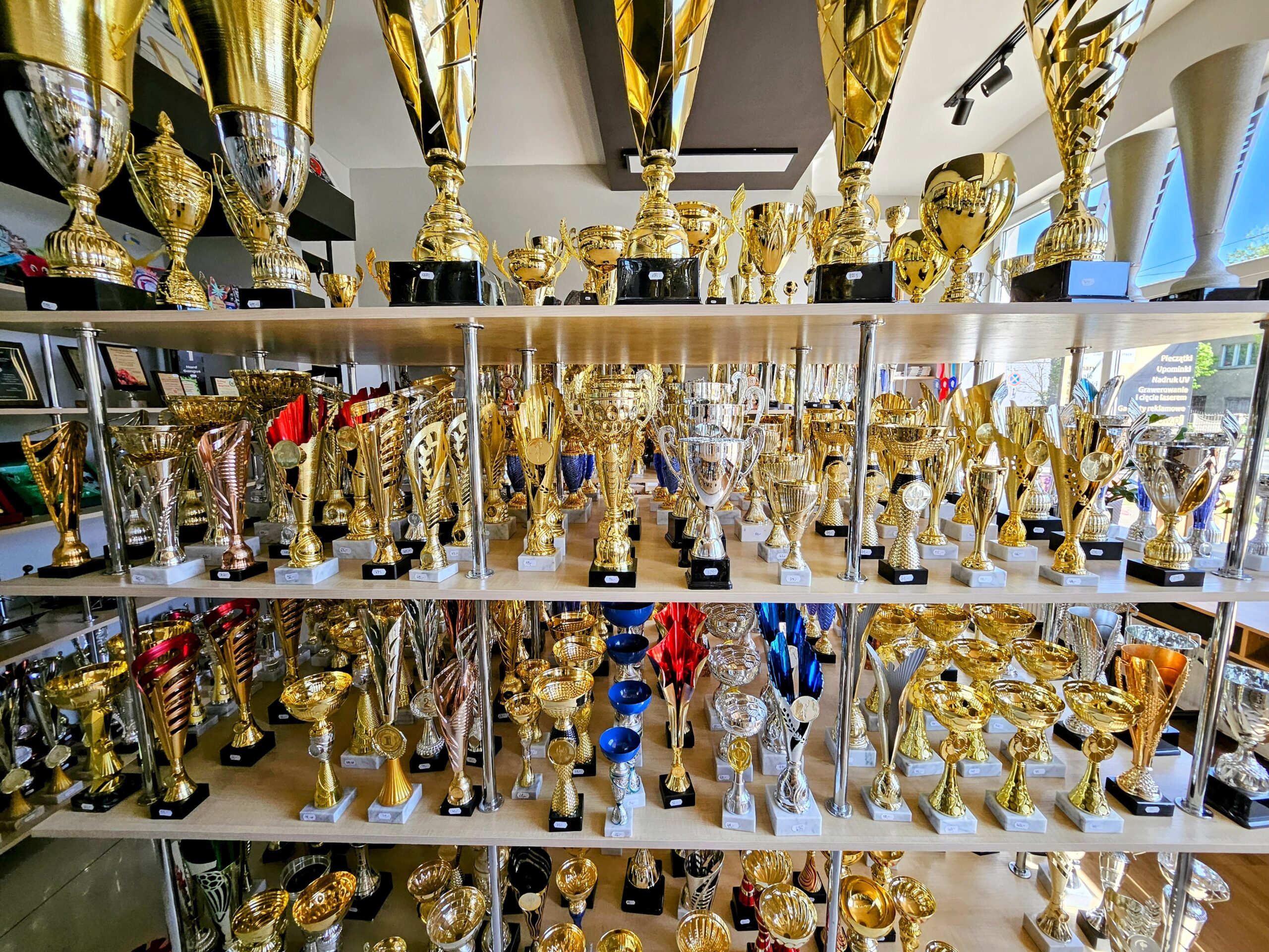 trofea-sportowe-grawer-ams-puchary-1